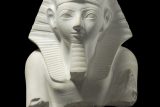 9.0 éM 2005_B003_Oberteil Thutmoses III 350×382